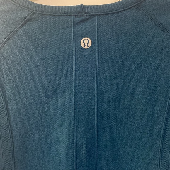 Lululemon Swiftly Short Sleeve Shirt, Size 8 Color Teal - Picture 4 of 6